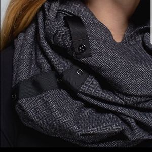 Lululemon Vinyasa Scarf